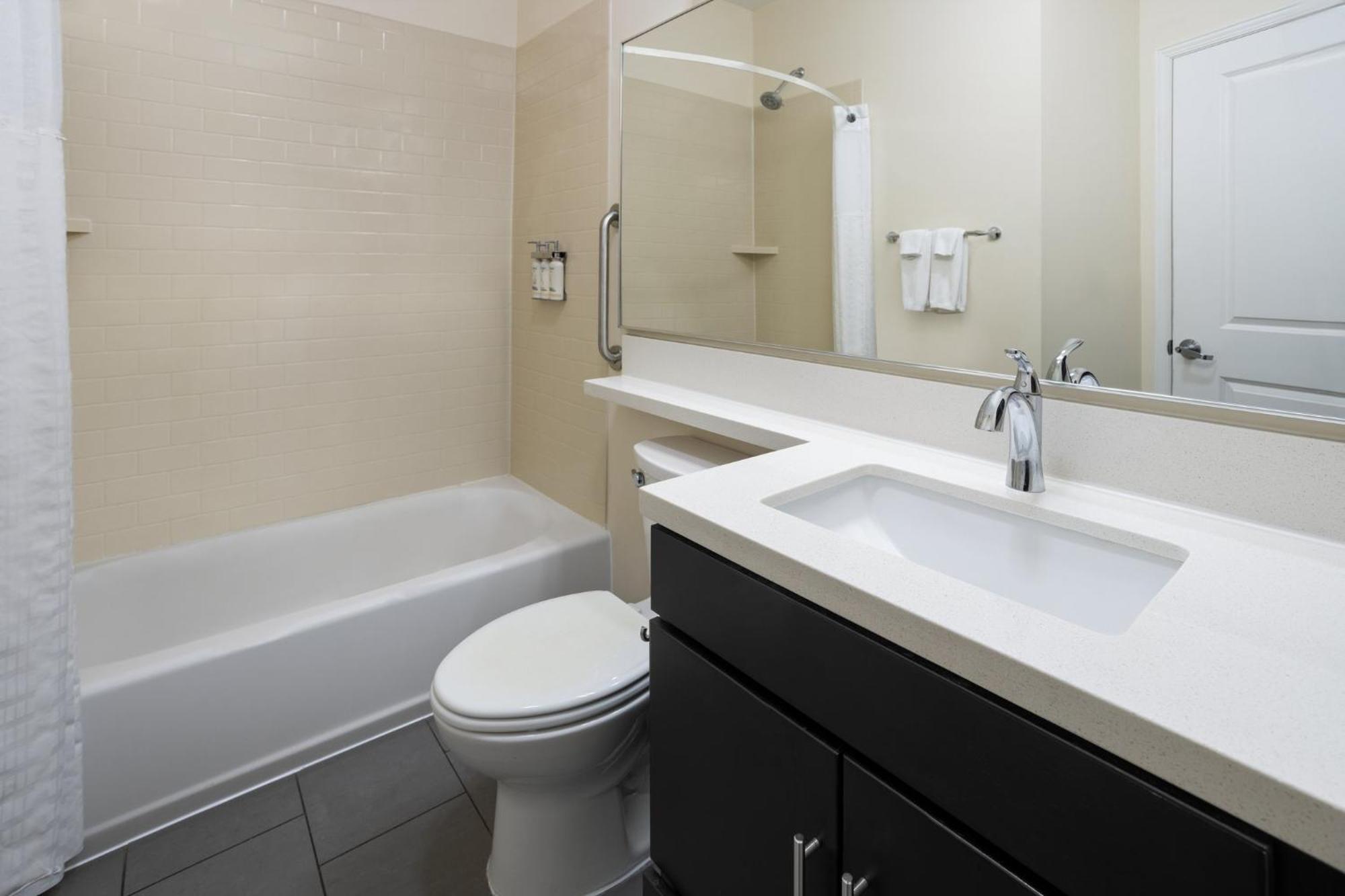Candlewood Suites Philadelphia - Airport Area By Ihg Честър Екстериор снимка